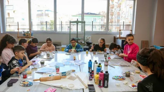 Cumhuriyet'in 100. Yılında 100 çocukla sanat atölyeleri