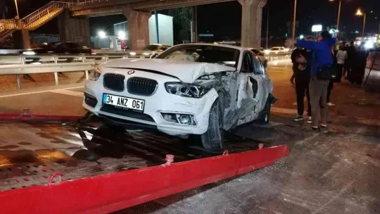 D-100'de 5 araç birbirine girdi, kilometrelerce kuyruk oluştu