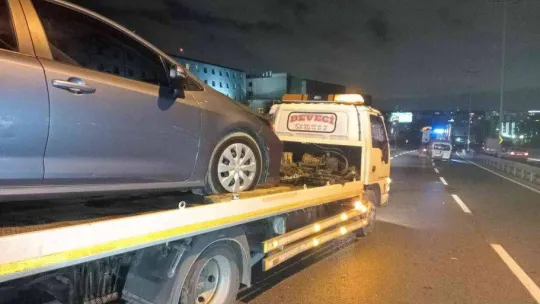 D-100 Kara Yolu'nda 2 araç birbirine girdi: 1 kişi yaralandı