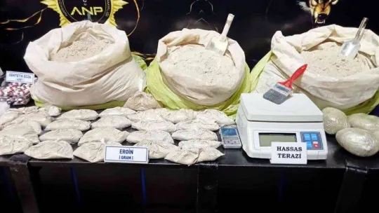 Dairelerine düzenek kurup uyuşturucu yetiştiren zehir tacirlerine operasyon: 138 gözaltı