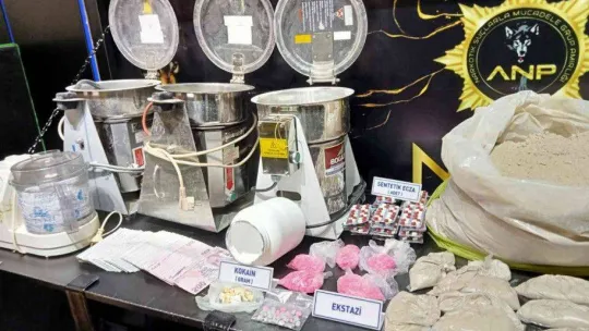 Dairelerine düzenek kurup uyuşturucu yetiştiren zehir tacirlerine operasyon: 138 gözaltı