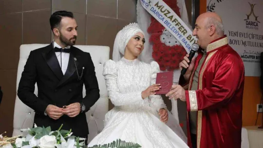 Darıca'da bin 572 çift dünya evine girdi