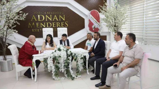 Darıca'da bin 572 çift dünya evine girdi