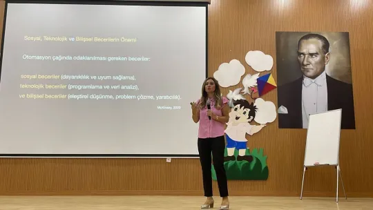 Mektebim koleji 2022 – 2023 eğitim öğretim yılına hizmet içi öğretmen eğitimleriyle başladı