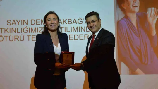 Demet Akbağ üniversite öğrencileri ile buluştu
