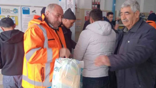 Demiryolu çalışanlarından deprem bölgesine yardım