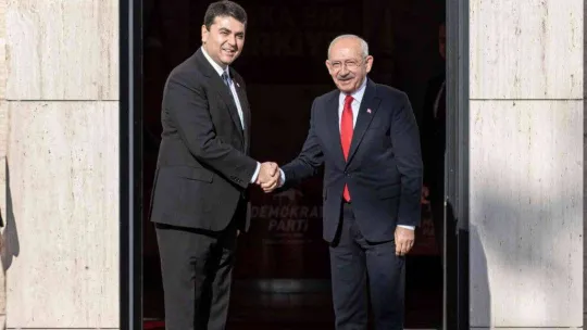 Demokrat Parti'nin ev sahipliğinde altılı masa toplantısı başladı