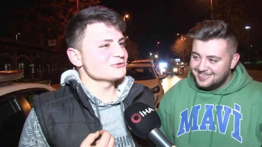 Denetimde ceza yedi, şarkı söyledi