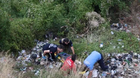 Dengesini kaybedip 10 metrelik uçuruma düşerek ağır yaralandı