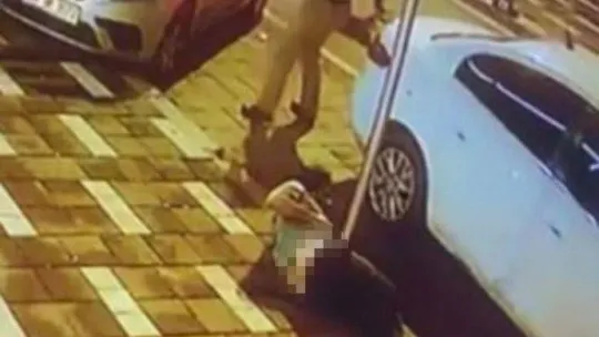 Deprem anında korkuyla 3'üncü kattan atladı