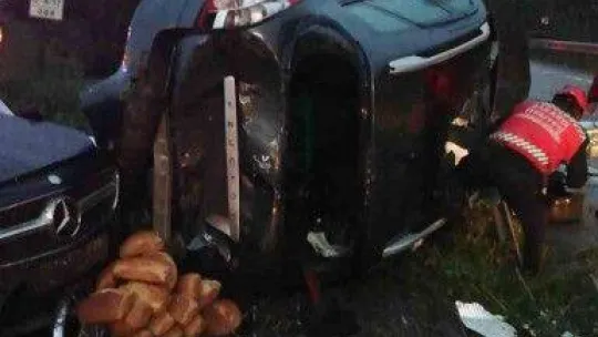 Deprem bölgesine giderken kazaya karıştılar: 2 yaralı