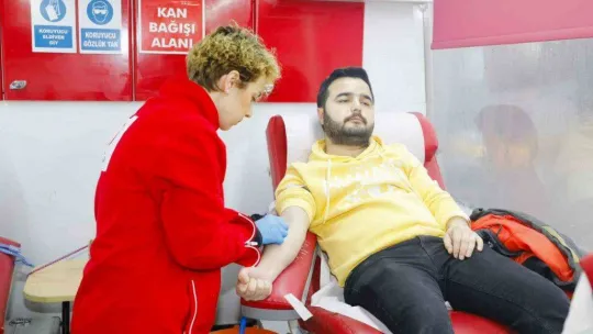 Deprem bölgesine kan bağışı