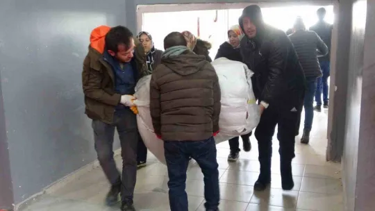 Deprem bölgesine Uşak'tan 213 bin battaniye gönderildi