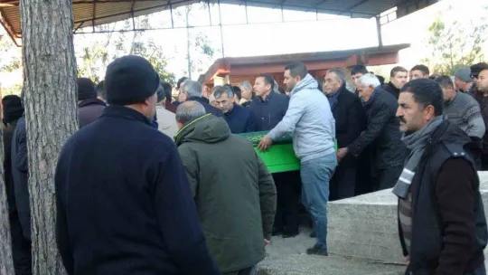 Depremde hayatını kaybeden Beyzanur öğretmen son yolculuğuna uğurlandı