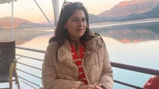 Depremde hayatını kaybeden Beyzanur öğretmen son yolculuğuna uğurlandı