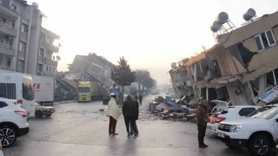 Depremde umudun sembolü haline gelen iki aylık bebeği üniversite ekipleri kurtardı