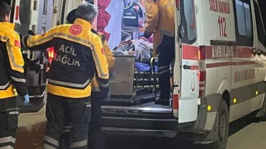 Depremde yaralanan 4 kişi ambulans uçakla Ankara'ya getirildi