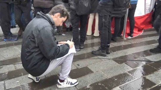 Depremde yaralananlara kan vermek isteyenler Kızılay'a koştu