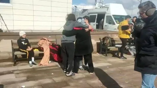 Depremin kalbinde 34 saat sonra ağlatan buluşma