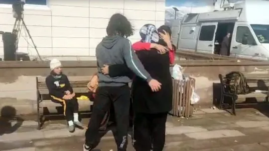 Depremin kalbinde 34 saat sonra ağlatan buluşma