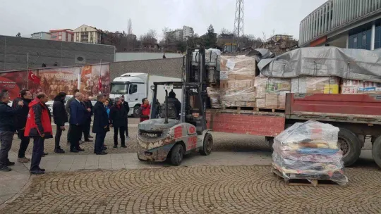 Depremzedeler için hazırlanan yardım tırı yola çıktı