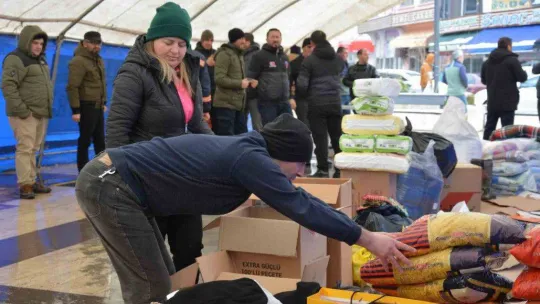 Depremzedeler için Sındırgı tek yürek oldu