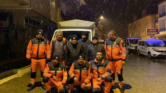 Depremzedelere Rektör Kalan'dan ziyaret