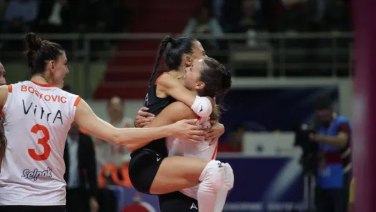 Derbinin galibi Eczacıbaşı Dynavit