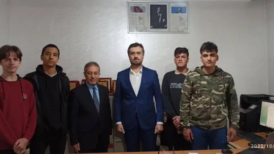 Dereceye giren öğrencilere ödülleri verildi