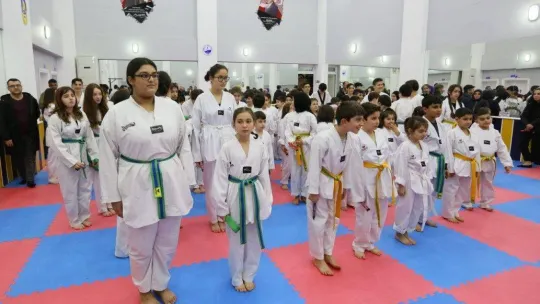 Derince'de 480 tekvandocu kuşak atladı