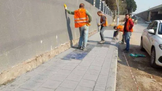 Derince Millet Bahçesi çevresine 700 metre uzunluğunda yaya kaldırımı yapılıyor