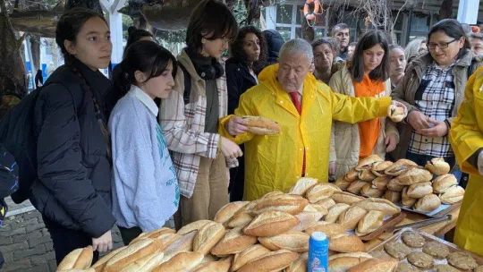 Dev balıkların mumyalanmış halini gören öğrenciler şaşkına döndü