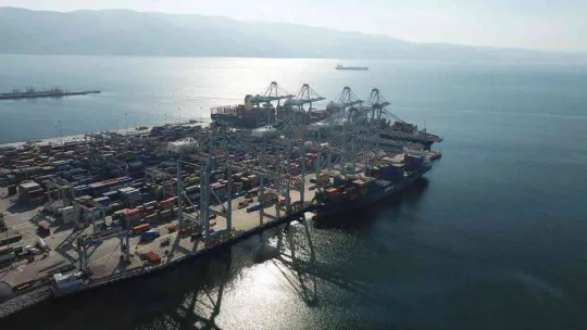 Dev kargolar dünyanın bir ucundan bir ucuna bakın nasıl naklediliyor