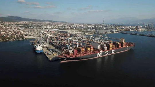 Dev kargolar dünyanın bir ucundan bir ucuna bakın nasıl naklediliyor