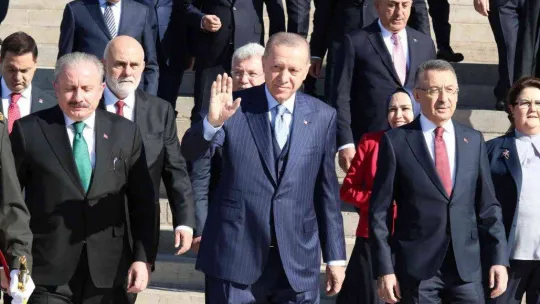 Devlet erkanı Ata'nın huzurunda