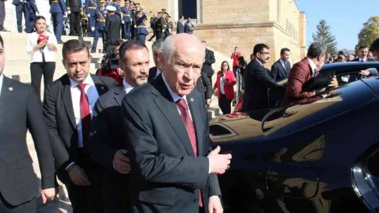 Devlet erkanı Ata'nın huzurunda