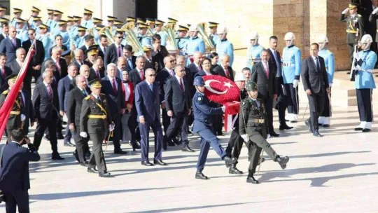 Devlet erkanı Ata'nın huzurunda
