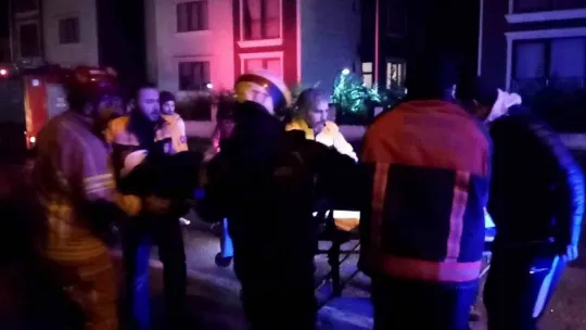 Direğe çarpan araç ikiye katlandı: O anlar kamerada