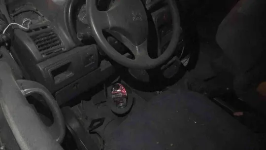 Direksiyon hakimiyetini kaybeden alkollü sürücü ağır yaralandı