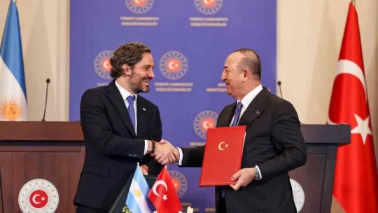 Dışişleri Bakanı Mevlüt Çavuşoğlu'ndan konsolosluk kapatan ülkelere tepki