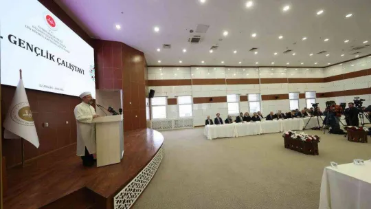 Diyanet İşleri Başkanı Erbaş: 'Yarına dair söyleyecek sözü, hedefi ve ideali olanlar bugünün gençlerinin gündeminden haberdar olmak zorundadır'
