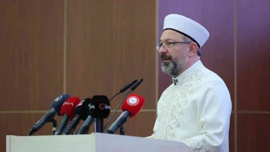 Diyanet İşleri Başkanı Erbaş: 'Yarına dair söyleyecek sözü, hedefi ve ideali olanlar bugünün gençlerinin gündeminden haberdar olmak zorundadır'