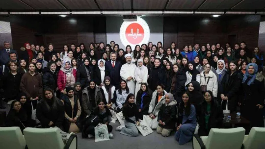 Diyanet İşleri Başkanı Erbaş: 'Yeryüzünde bir Müslüman için en değerli şey inancını iyi temsil etmesidir'