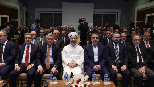 Diyanet İşleri Başkanı Erbaş: 'İslam'a yapılan saldırılara karşı savunmayı son nefesimize kadar sürdüreceğiz'