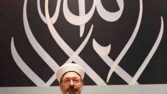 Diyanet İşleri Başkanı Erbaş, İstanbul'da 'Kelime-i Tevhid Hat Eserleri Sergisi'ni açtı