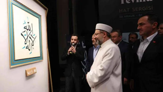 Diyanet İşleri Başkanı Erbaş, İstanbul'da 'Kelime-i Tevhid Hat Eserleri Sergisi'ni açtı