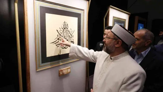 Diyanet İşleri Başkanı Erbaş, İstanbul'da 'Kelime-i Tevhid Hat Eserleri Sergisi'ni açtı