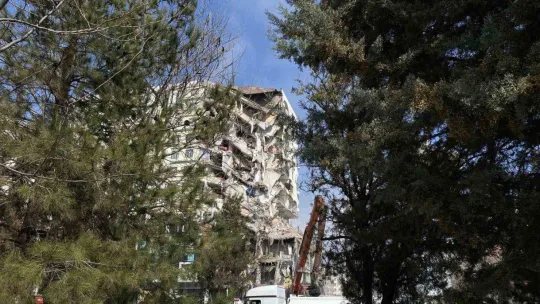 Diyarbakır Barosu başvurdu, mahkeme yıkım işlemlerini durdurdu