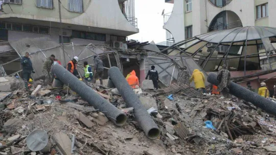 Diyarbakır'da arama-kurtarma çalışmaları devam ediyor