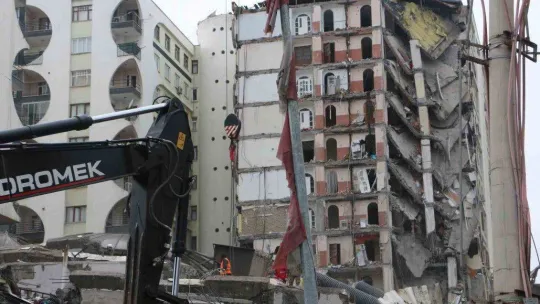 Diyarbakır'da arama-kurtarma çalışmaları devam ediyor